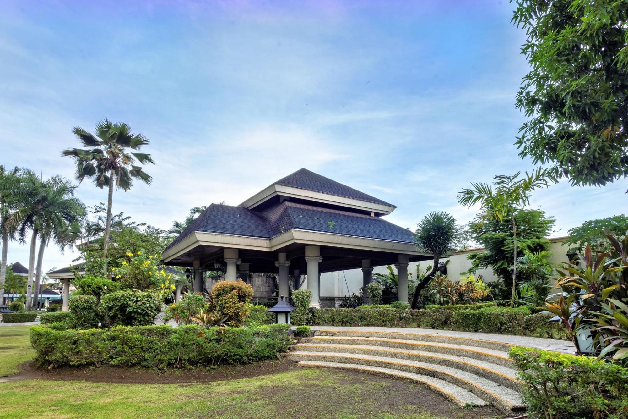 Waterfront & Casino 4* Cebu