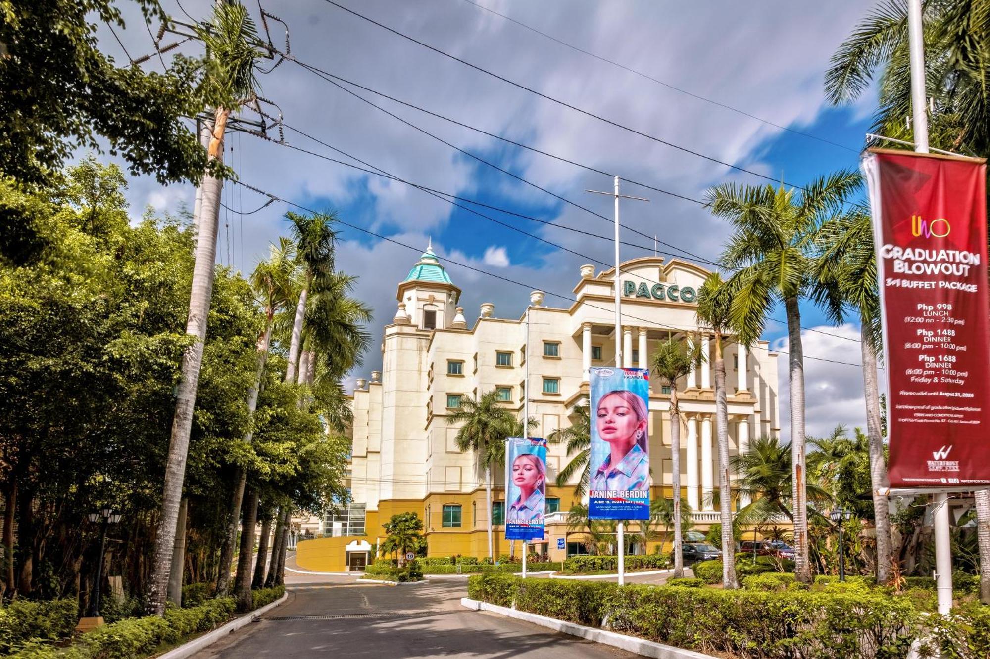Waterfront & Casino Hotel 4*